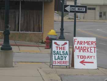 Our farmer's market is in the town square.