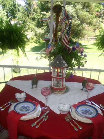 A 4th of July table for 2.