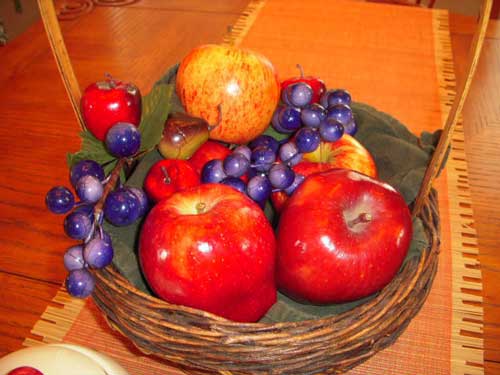 An easy arrangement with apples