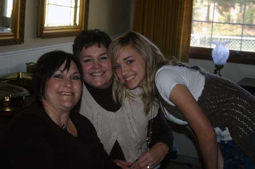 My sisters Linda and Tammy and my niece Brenden