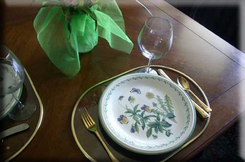 green placesetting